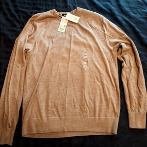 Uniqlo Beige Sweater with L/G Label